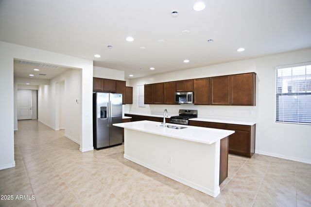 879 W FINCH Drive, San Tan Valley, AZ 85140