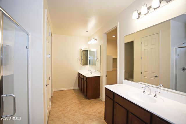 879 W FINCH Drive, San Tan Valley, AZ 85140