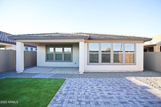879 W FINCH Drive, San Tan Valley, AZ 85140