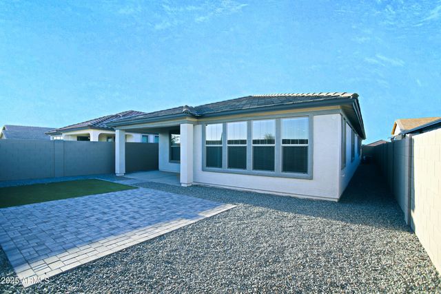 879 W FINCH Drive, San Tan Valley, AZ 85140