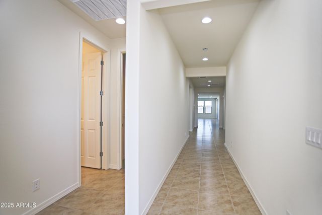 879 W FINCH Drive, San Tan Valley, AZ 85140