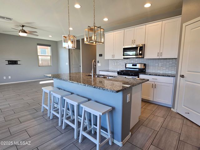 10679 W Golson Drive, Marana, AZ 85653