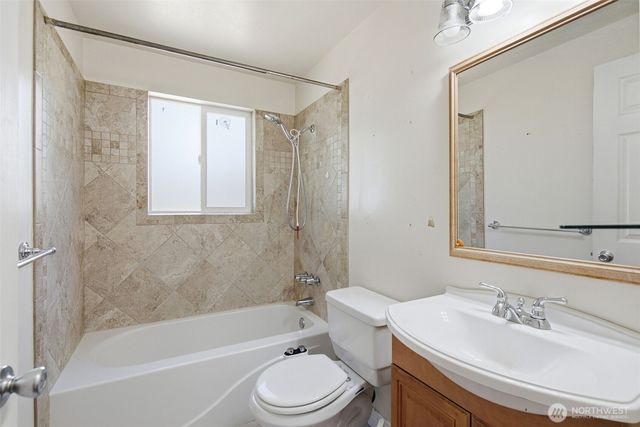 4258 S 158Th Street, Tukwila, WA 98188