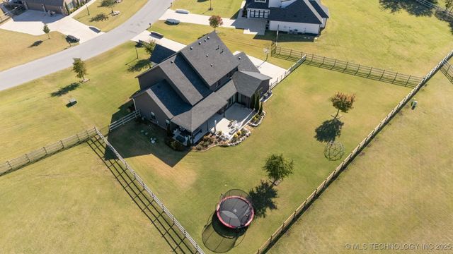 18826 E Chokeberry Street, Owasso, OK 74055