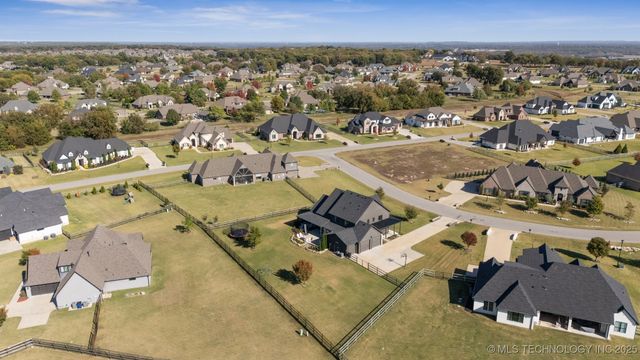 18826 E Chokeberry Street, Owasso, OK 74055