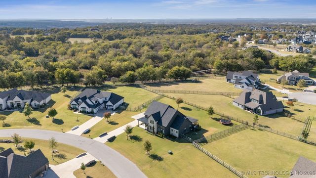 18826 E Chokeberry Street, Owasso, OK 74055