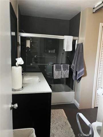 5150 E Vista Hermosa Street, Long Beach, CA 90815