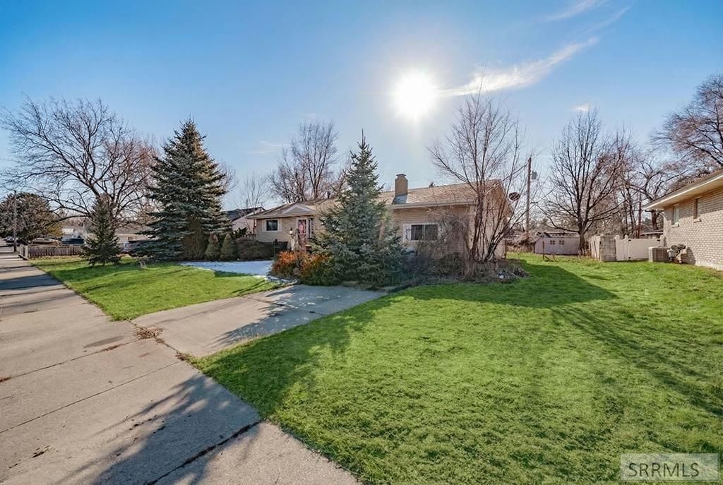 Image 3 of property listing at 670 Garfield Street, Idaho Falls, ID 83401