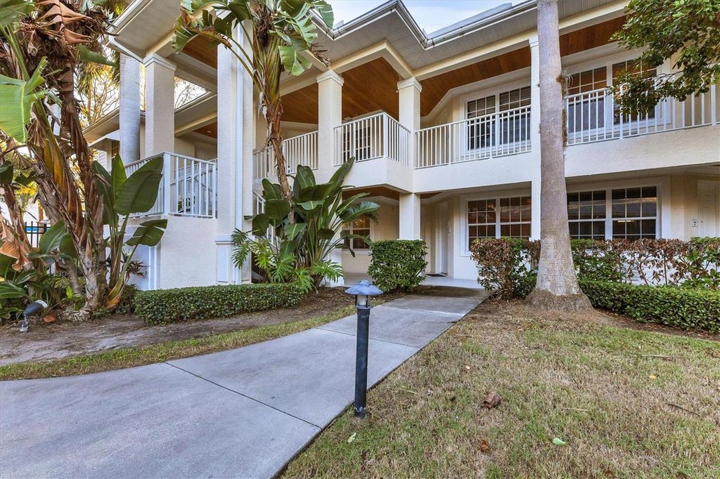 Image 2 of property listing at 3506 54TH DRIVE W 104, Bradenton, FL 34210