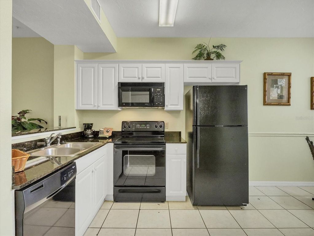 Image 12 of property listing at 3506 54TH DRIVE W 104, Bradenton, FL 34210