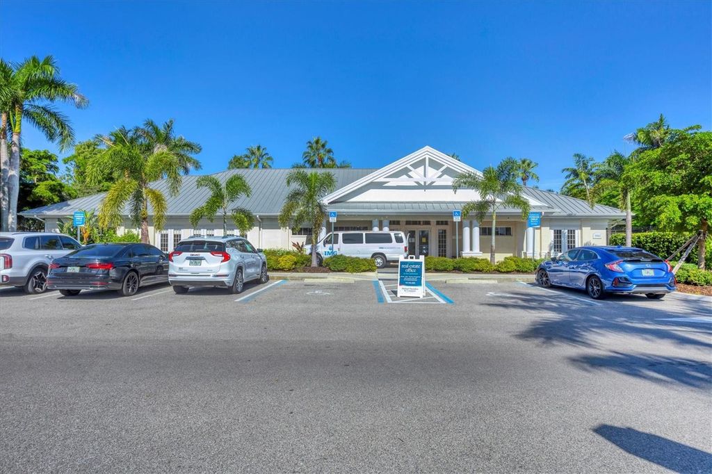Image 27 of property listing at 3506 54TH DRIVE W 104, Bradenton, FL 34210