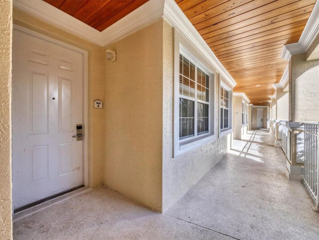 Image 4 of property listing at 3506 54TH DRIVE W 104, Bradenton, FL 34210