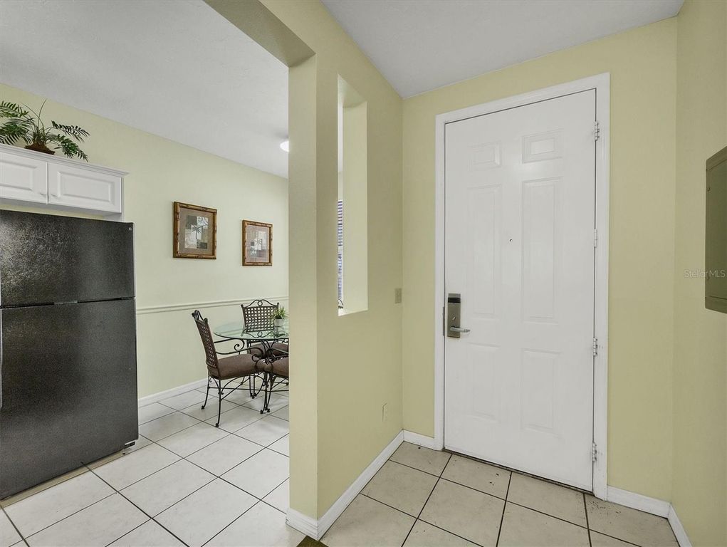 Image 5 of property listing at 3506 54TH DRIVE W 104, Bradenton, FL 34210