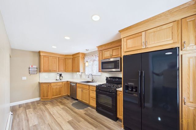 261 Ames St, Fall River, MA 02721