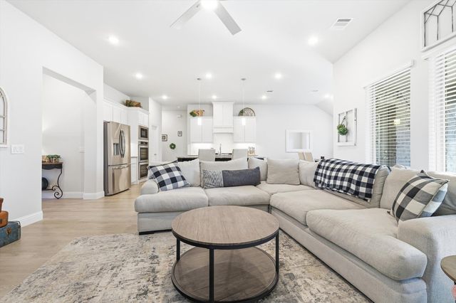 1125 Cardinal Drive, Midlothian, TX 76065