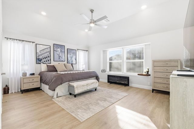 1125 Cardinal Drive, Midlothian, TX 76065