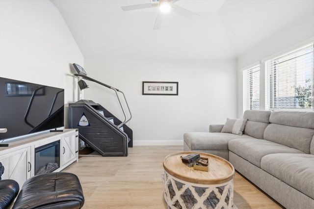 1125 Cardinal Drive, Midlothian, TX 76065