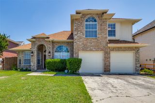 1136 Breezewood Drive, Lewisville, TX 75077