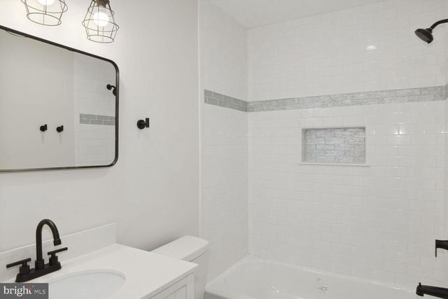 8012 CATHERINE AVE, Pasadena, MD 21122