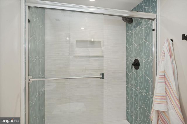 8012 CATHERINE AVE, Pasadena, MD 21122