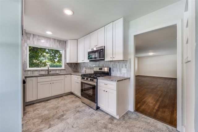 405 Easton Road, Dallas, TX 75218