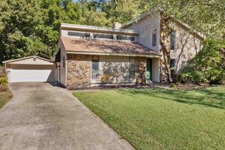 8130 SHALLOW GLEN TRL, Memphis, TN 38016