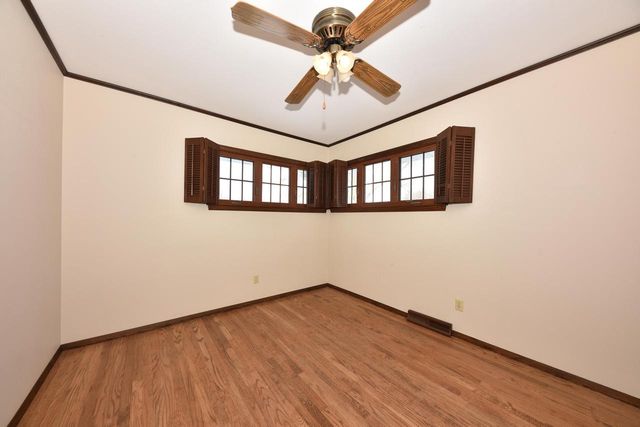 2431 E Dale AVENUE, Cudahy, WI 53110