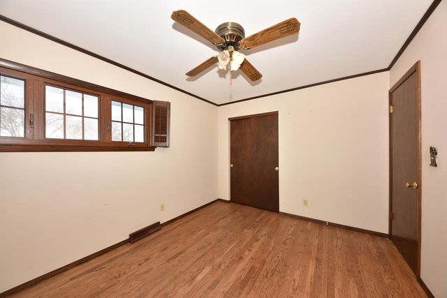 2431 E Dale AVENUE, Cudahy, WI 53110