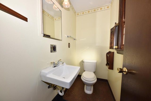 2431 E Dale AVENUE, Cudahy, WI 53110