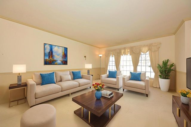 2431 E Dale AVENUE, Cudahy, WI 53110