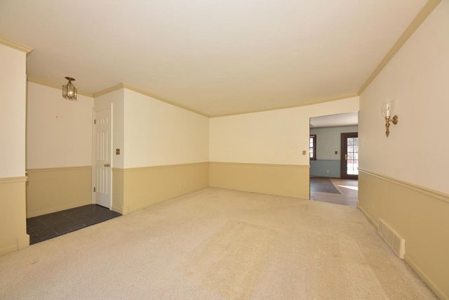 2431 E Dale AVENUE, Cudahy, WI 53110