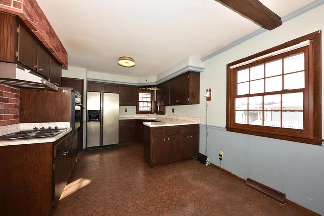 2431 E Dale AVENUE, Cudahy, WI 53110