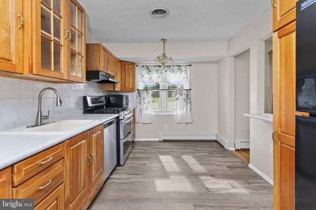 7 HEMPSTEAD RD, Hamilton, NJ 08610