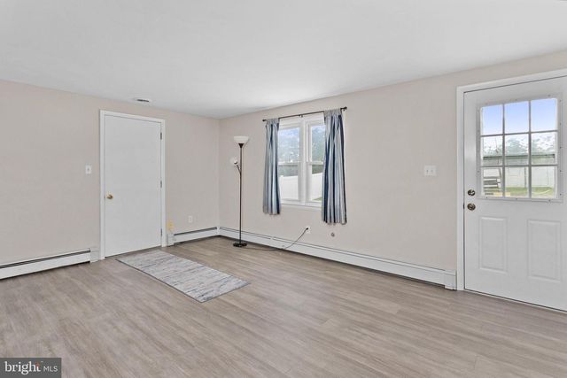 7 HEMPSTEAD RD, Hamilton, NJ 08610