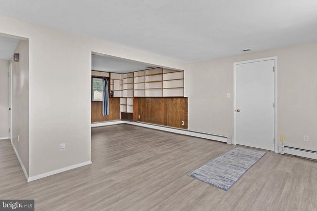 7 HEMPSTEAD RD, Hamilton, NJ 08610