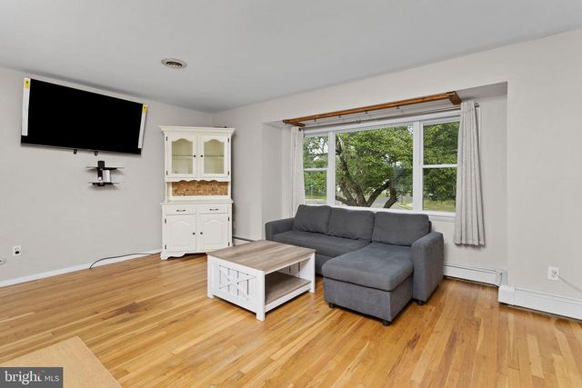 7 HEMPSTEAD RD, Hamilton, NJ 08610