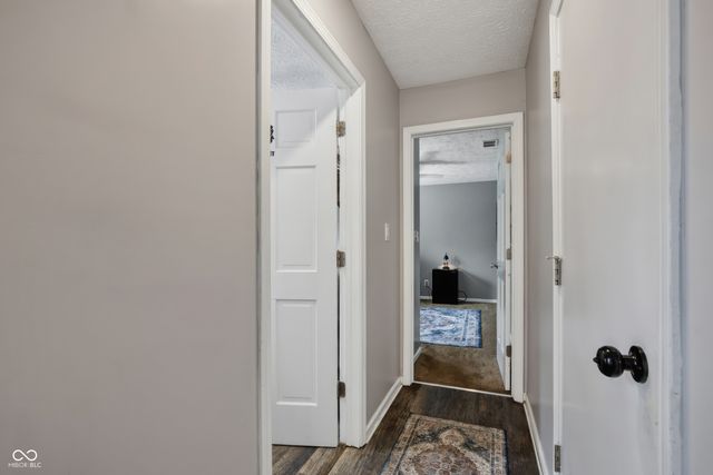 3781 S Creekside Drive, New Palestine, IN 46163