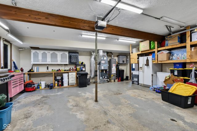 3781 S Creekside Drive, New Palestine, IN 46163