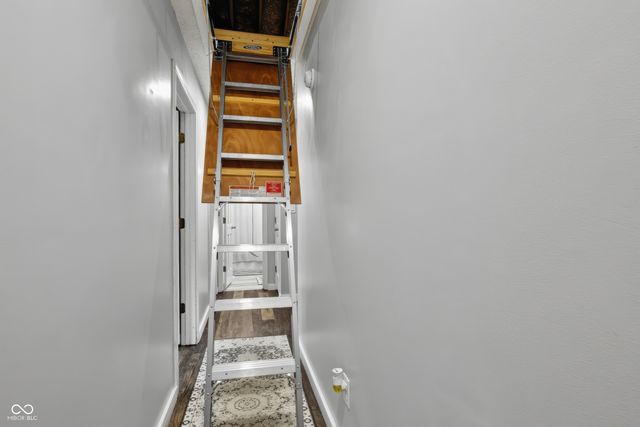 3781 S Creekside Drive, New Palestine, IN 46163