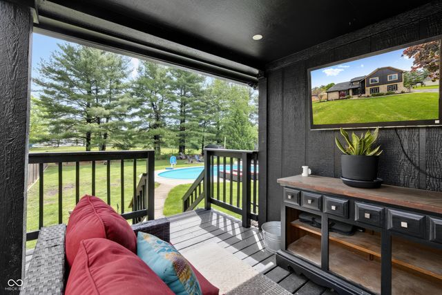 3781 S Creekside Drive, New Palestine, IN 46163
