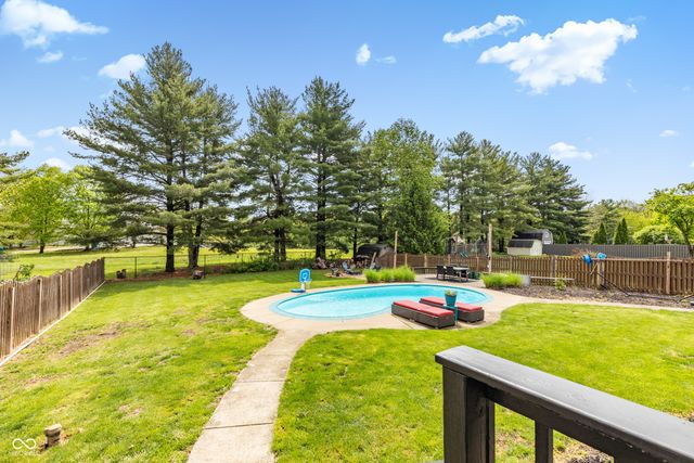3781 S Creekside Drive, New Palestine, IN 46163