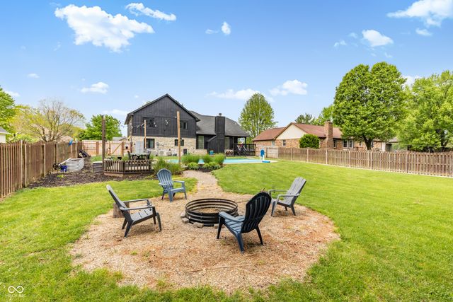 3781 S Creekside Drive, New Palestine, IN 46163