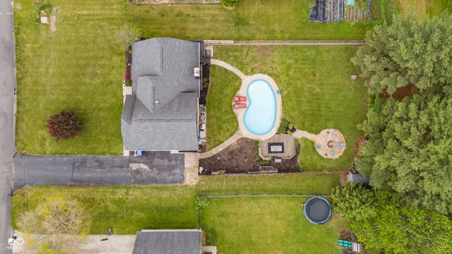 3781 S Creekside Drive, New Palestine, IN 46163