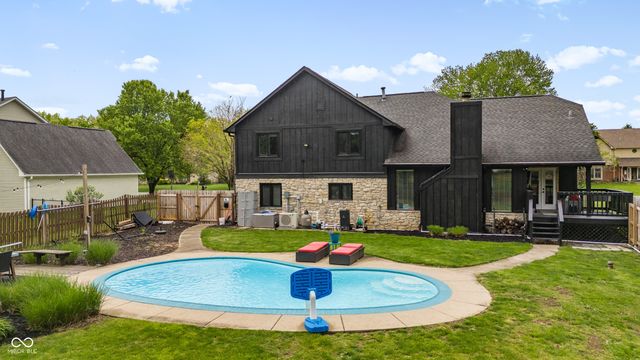 3781 S Creekside Drive, New Palestine, IN 46163
