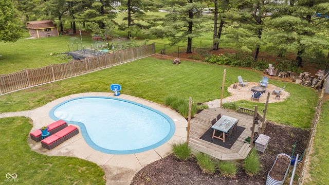 3781 S Creekside Drive, New Palestine, IN 46163