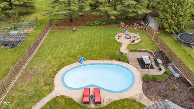 3781 S Creekside Drive, New Palestine, IN 46163