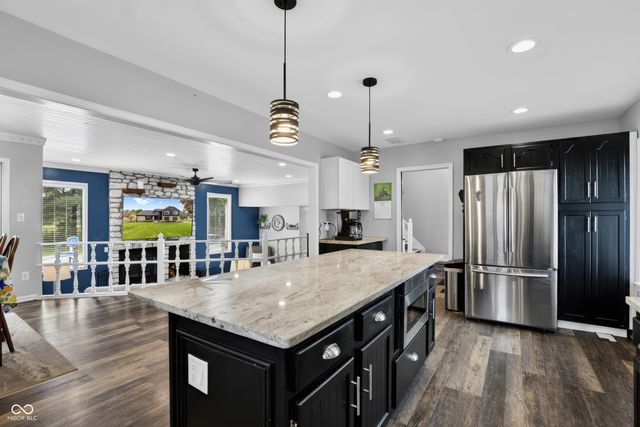 3781 S Creekside Drive, New Palestine, IN 46163