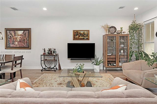 1619 Harrison St, Hollywood, FL 33020