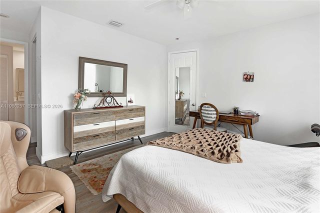 1619 Harrison St, Hollywood, FL 33020