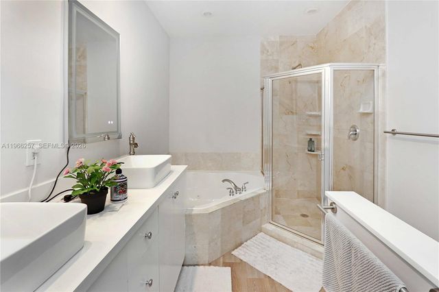 1619 Harrison St, Hollywood, FL 33020